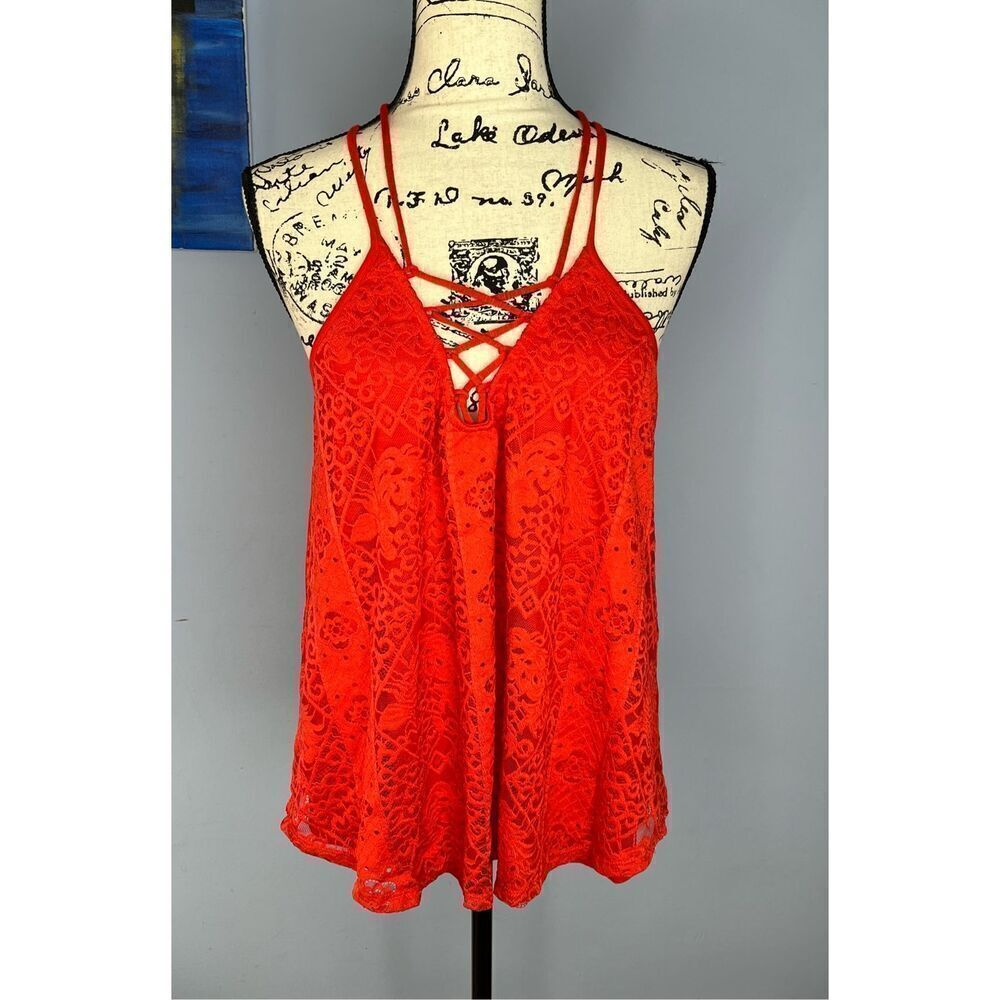 Eyeshadow Women's Large Red Sleeveless Floral Lace Blouse Top Crisscross Necklin